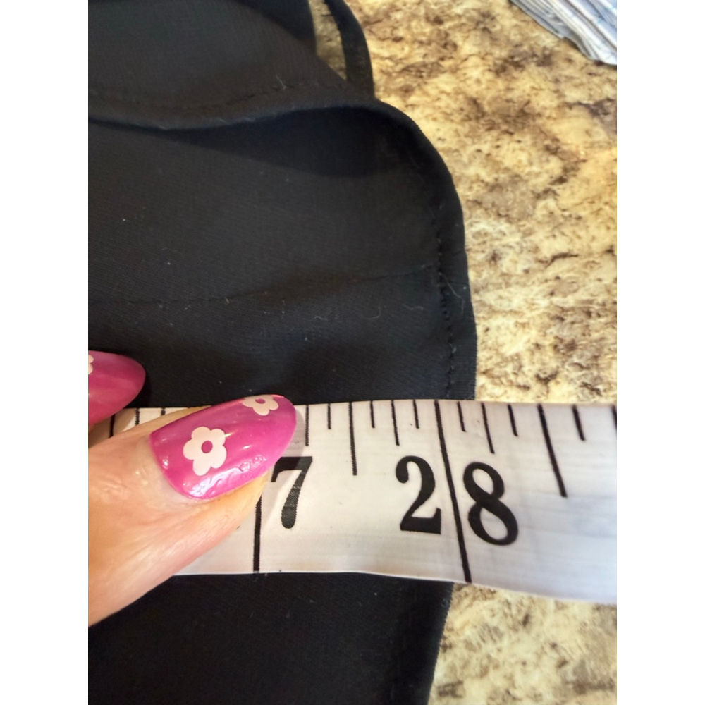 Women's White House Black Market Black Sleeveless V-Neck Tank Top Size 12 - Picture 5 of 10